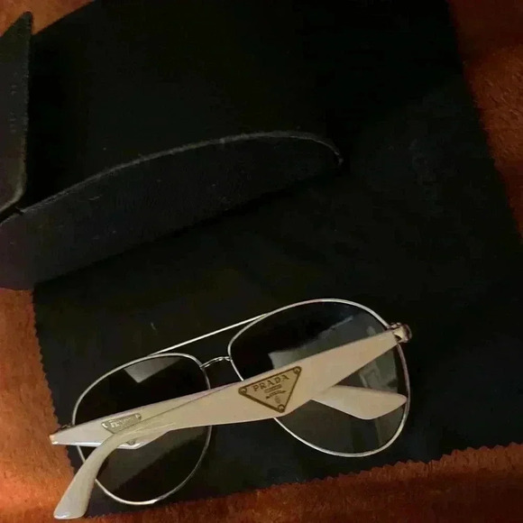 Prada aviator sunglasses - Picture 1 of 8